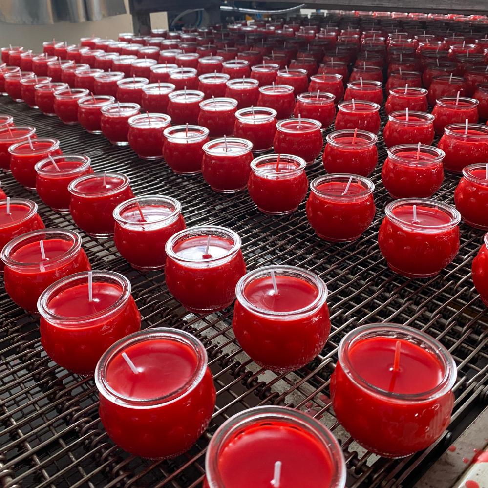 red-glass-jar-candle