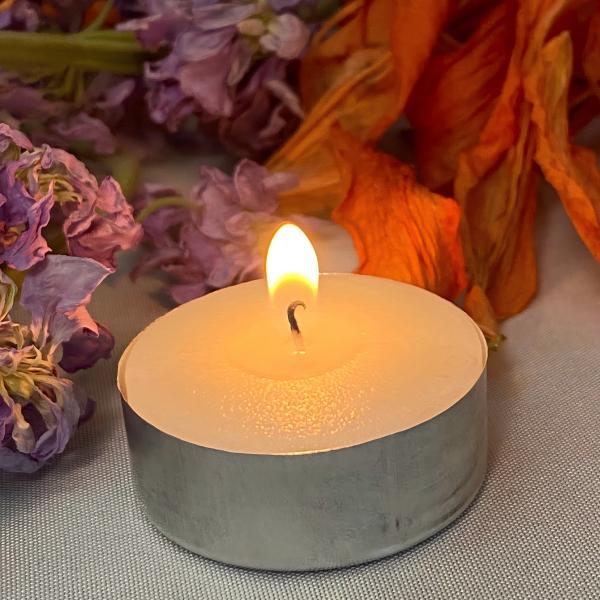 Romatic tealight candle for dating use